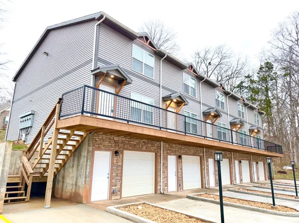 $1,395 | 511 Glenstone Springs Drive, Clarksville, TN 37043