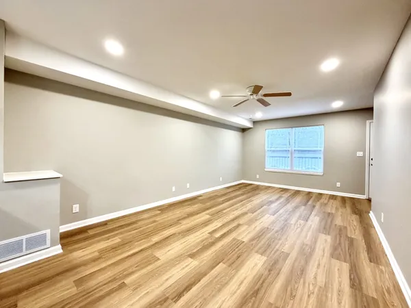 $1,395 | 511 Glenstone Springs Drive, Clarksville, TN 37043