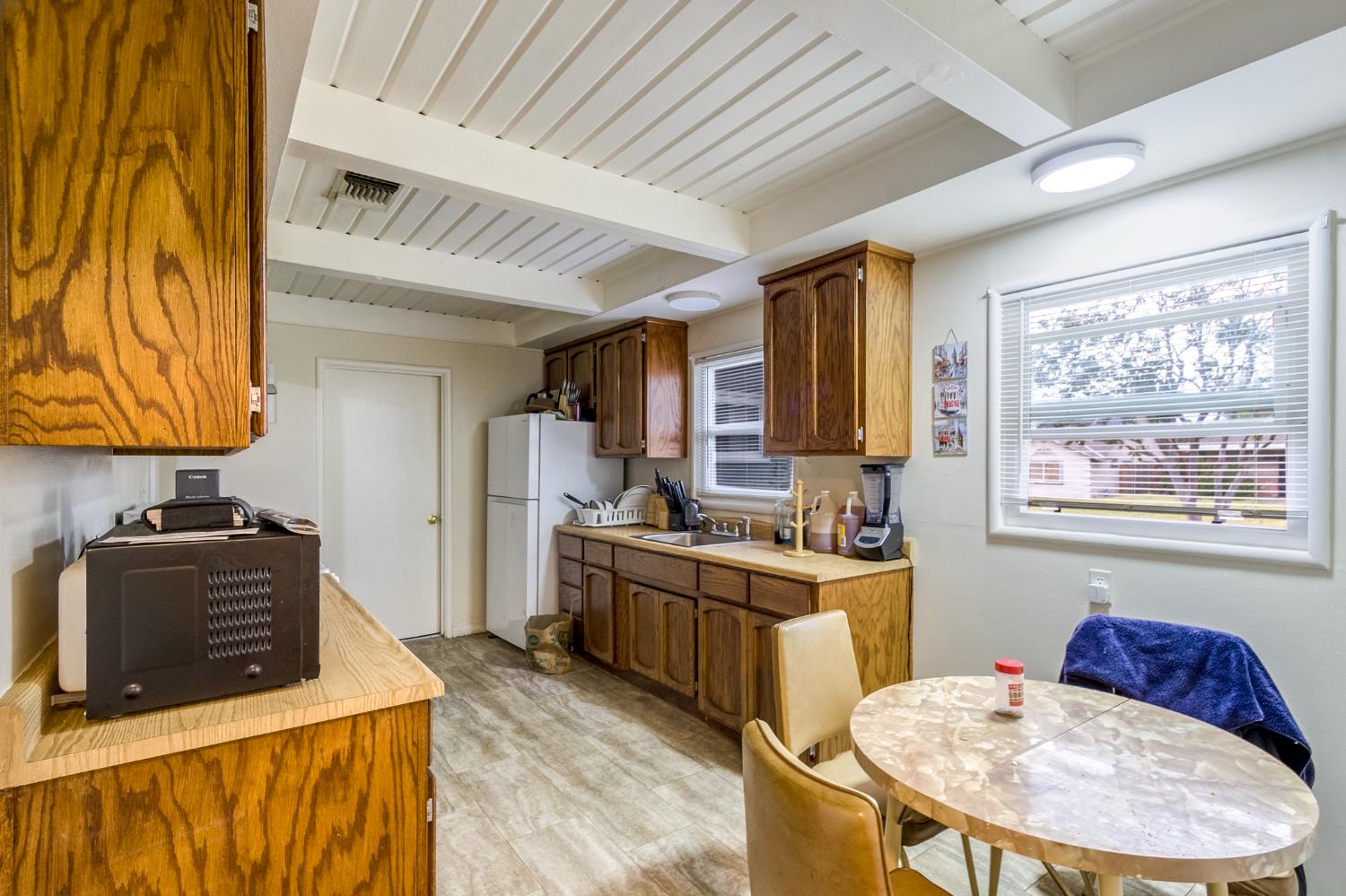 2516 Hernando Road Sacramento, CA 95825 - Photo 9 of 23