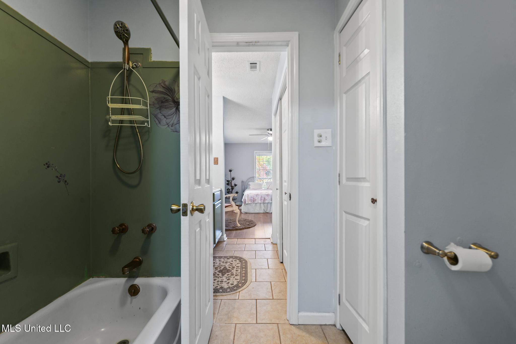 1711 South 1st Street Ocean Springs, MS 39564 - Photo 12 of 27 013