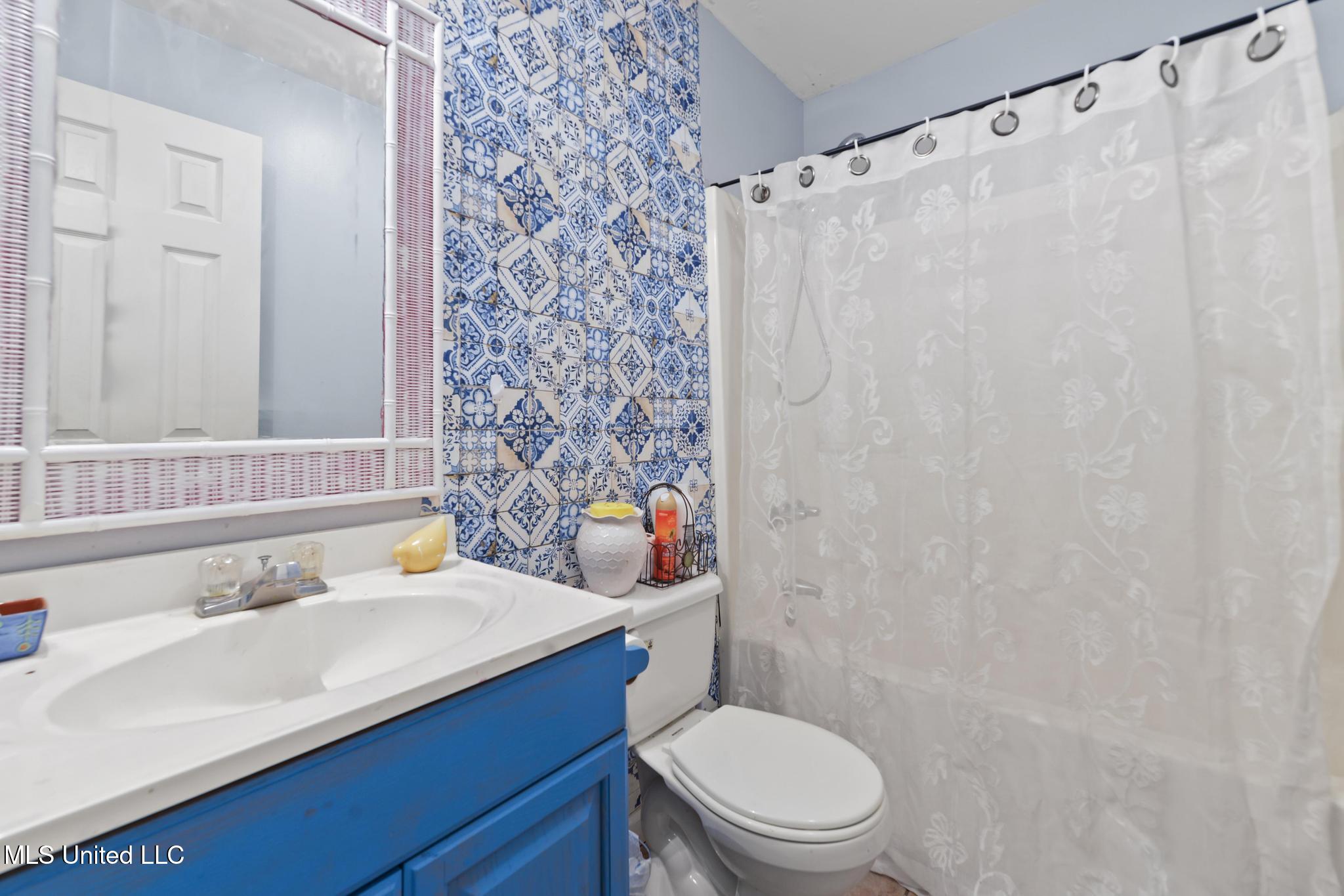 1711 South 1st Street Ocean Springs, MS 39564 - Photo 15 of 27 018