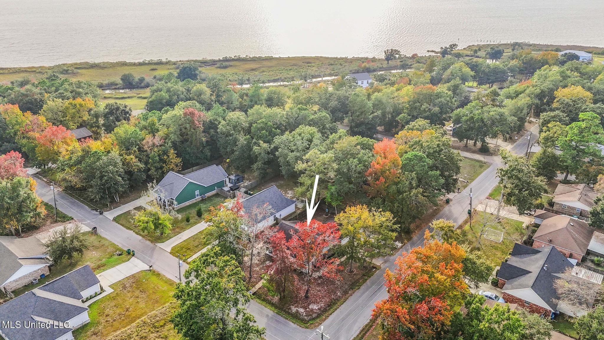 1711 South 1st Street Ocean Springs, MS 39564 - Photo 20 of 27 023