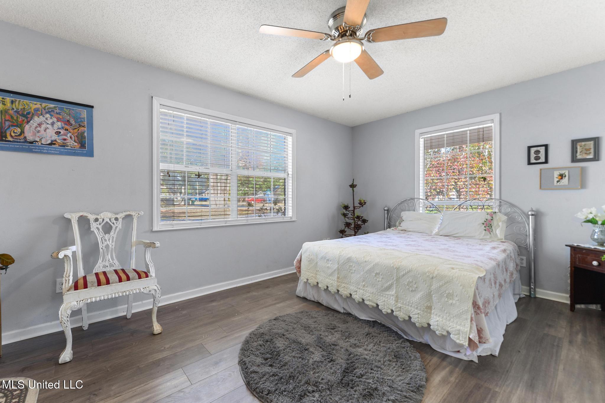 1711 South 1st Street Ocean Springs, MS 39564 - Photo 9 of 27 038