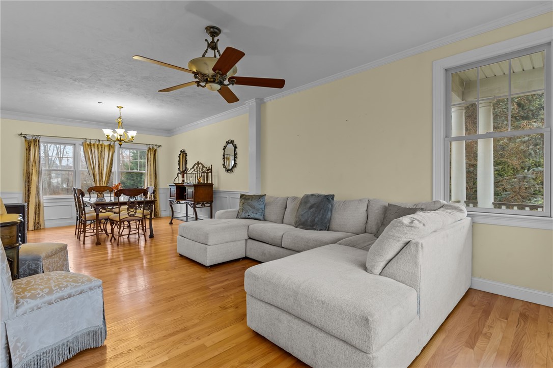 204 Touisset Road Warren, RI 02885 - Photo 11 of 47
