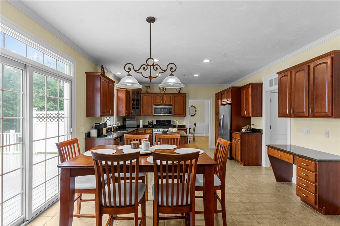 204 Touisset Road Warren, RI 02885 - Photo 19 of 47