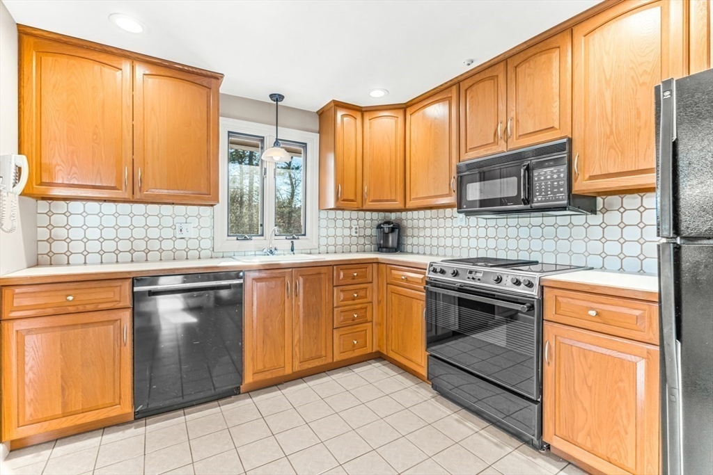 15 Stewart Road North Reading, MA 01864 - Photo 17 of 40 Gallery Image 17