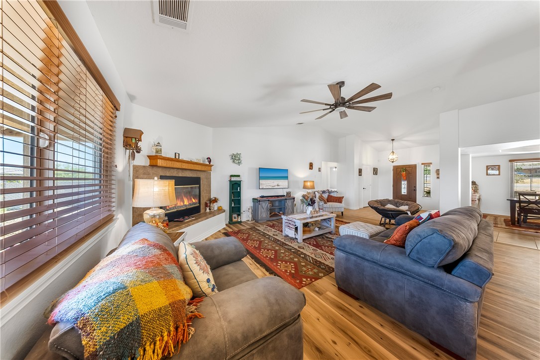 16209 Serrano Road Apple Valley, CA 92307 - Photo 11 of 36