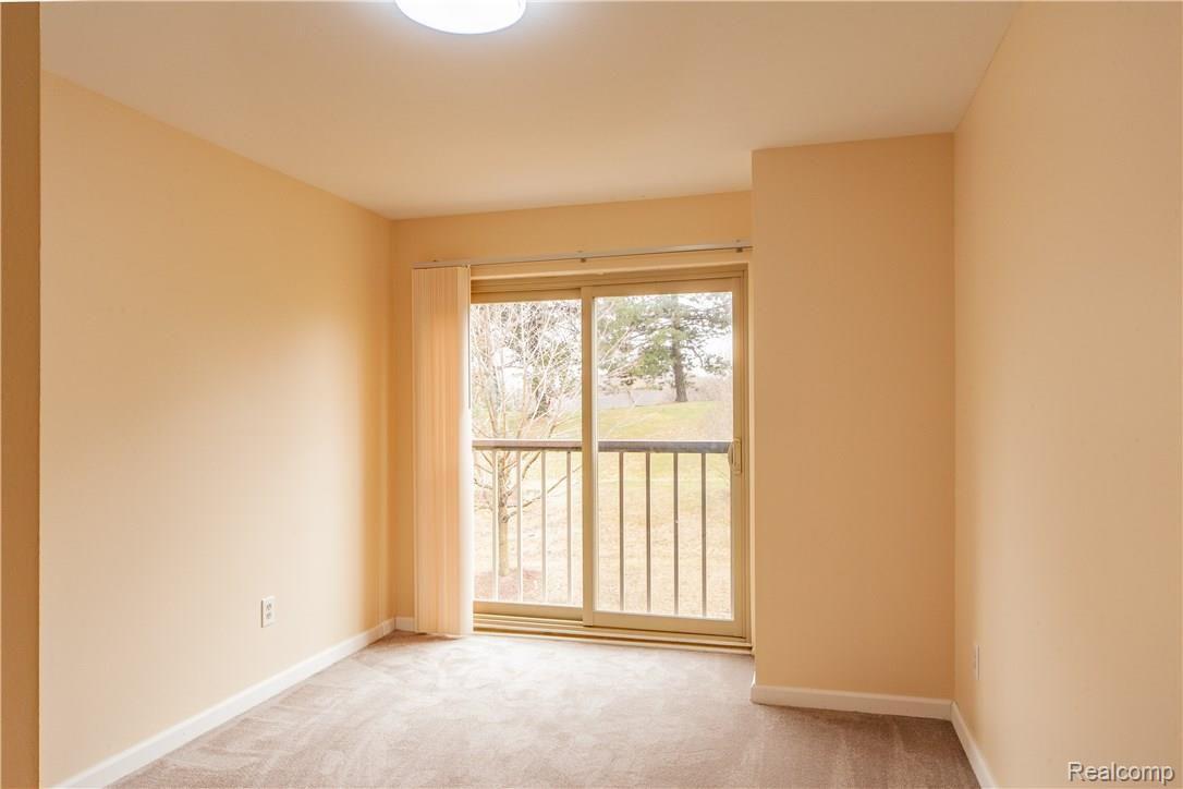 837 Oak Brook Ridge Drive Rochester, MI 48307 - Photo 10 of 15 9.jpg
