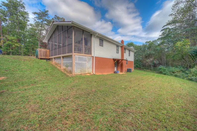 $400,000 | 643 No 20 Mine Road, McCaysville, GA 30555