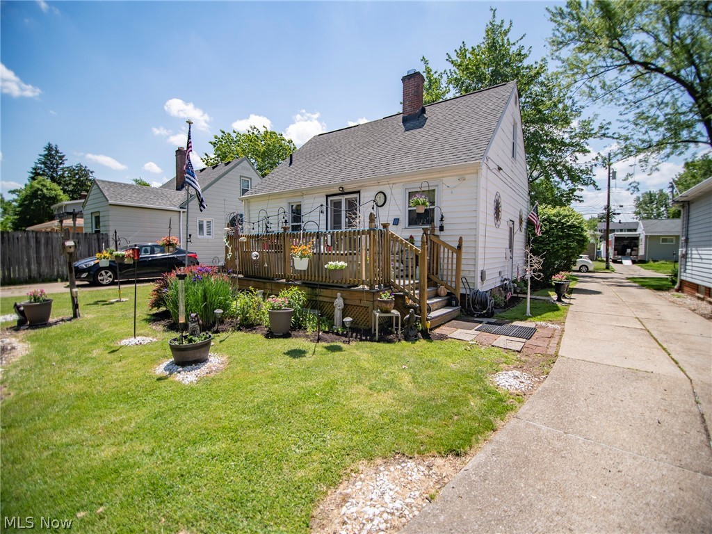 9438 Stonington Road Parma Heights, OH 44130 - Photo 25 of 27 Lovely yard space