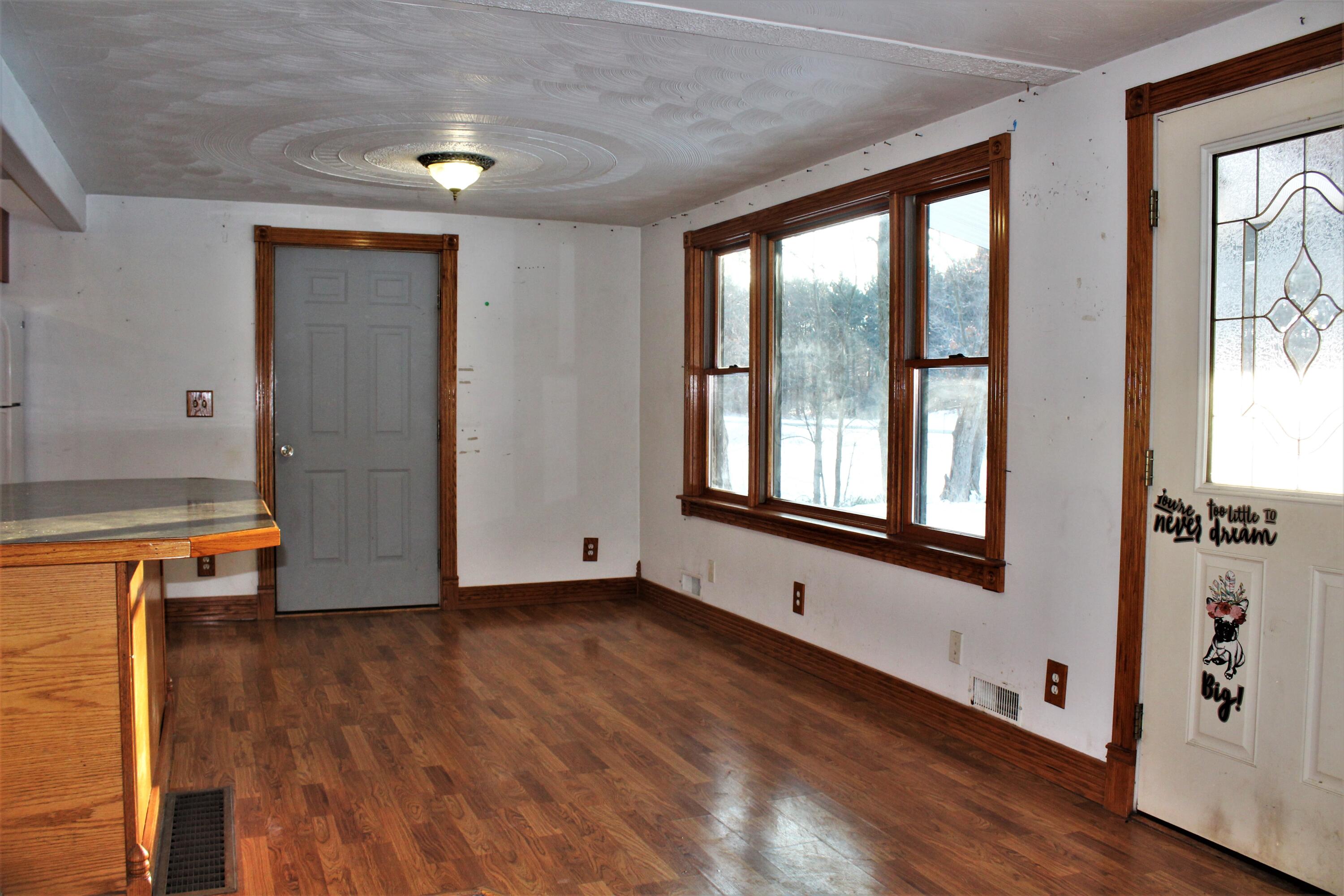 9870 North Deja Road Edmore, MI 48829 - Photo 7 of 23 IMG_1676