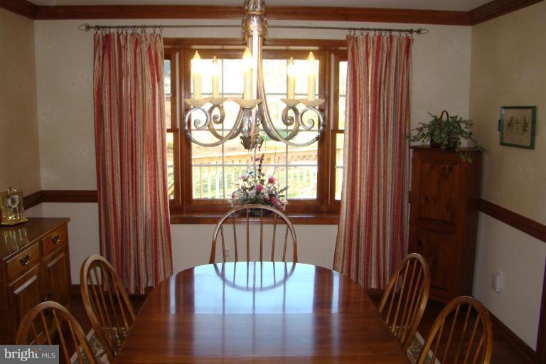 9104 Stonewall Road Manassas, VA 20110 - Photo 4 of 30 Dining Room