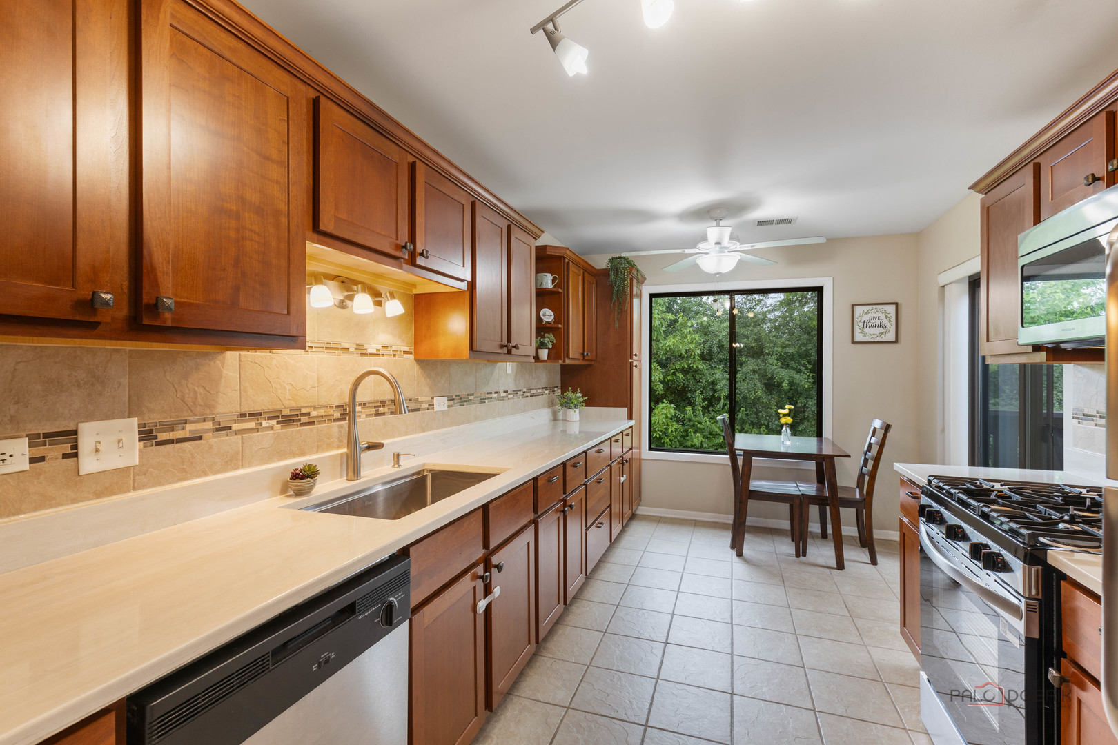 823 Coach Road, Unit 6 Palatine, IL 60074 - Photo 13 of 31