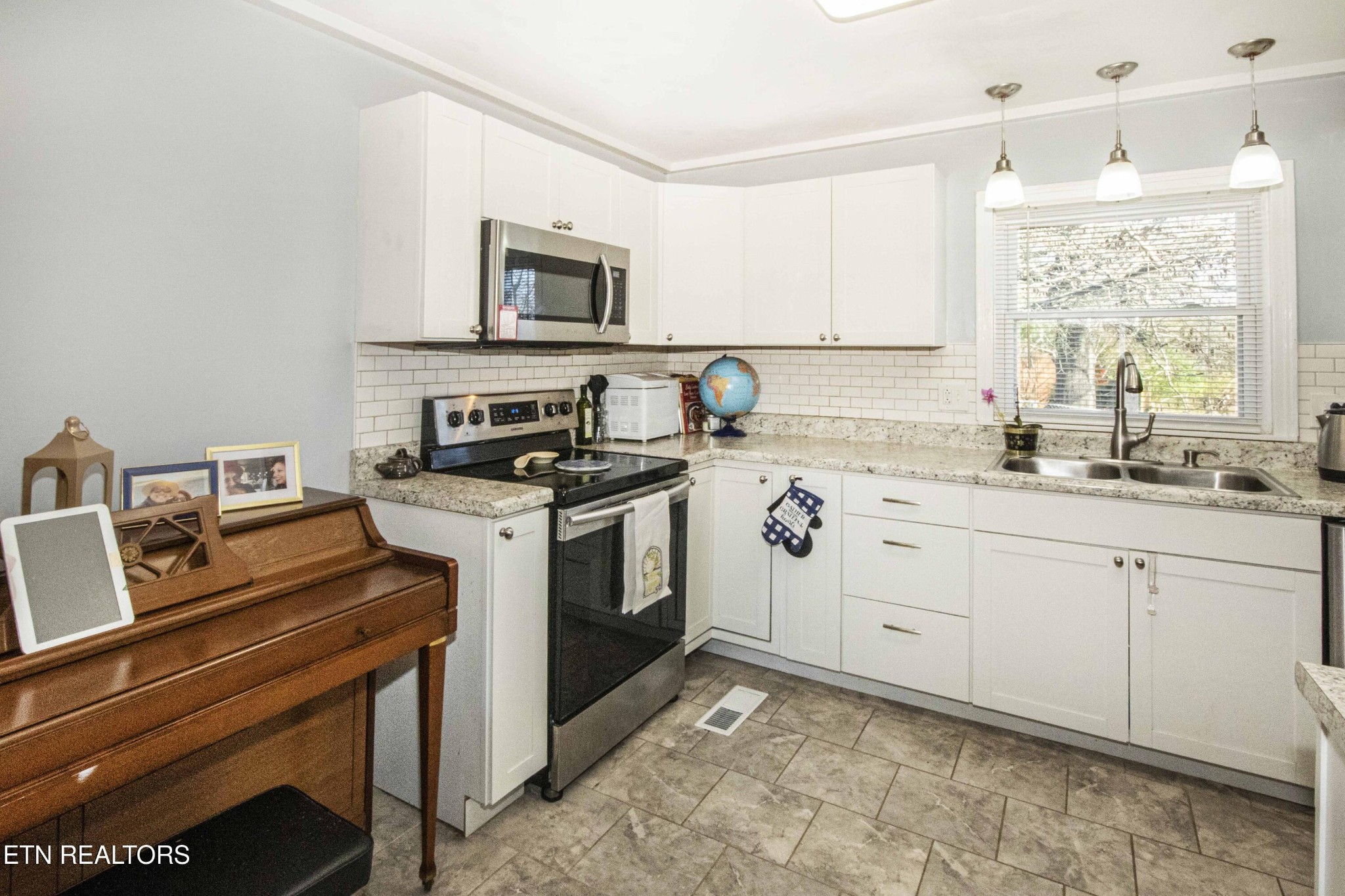 106 Verbena Road Oak Ridge, TN 37830 - Photo 5 of 26 Gallery Image 5
