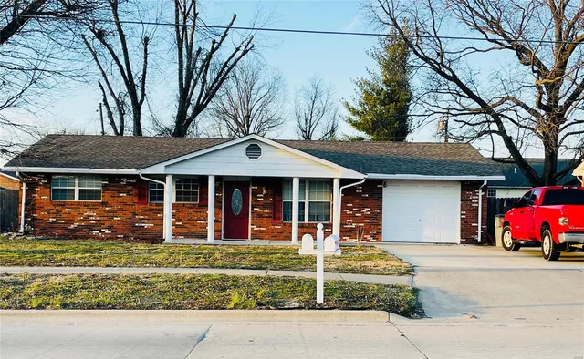 $115,000 | 1013 West County Road, Jerseyville, IL 62052