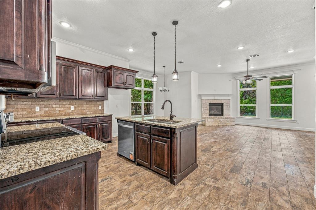 9313 Apache Trail Rio Vista, TX 76093 - Photo 6 of 32 Gallery Image 6