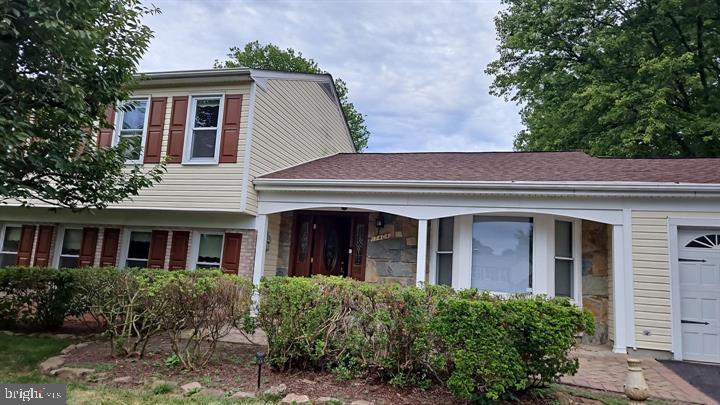 17404 Hughes Road Poolesville, MD 20837 - Photo 9 of 15 Charming home with inviting entrance.