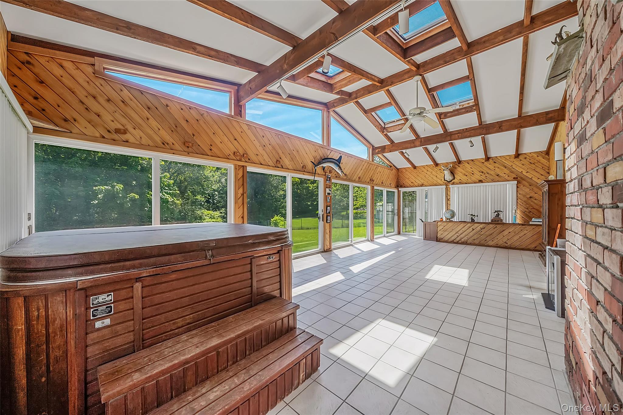 376 South Country Road East Patchogue, NY 11772 - Photo 24 of 36