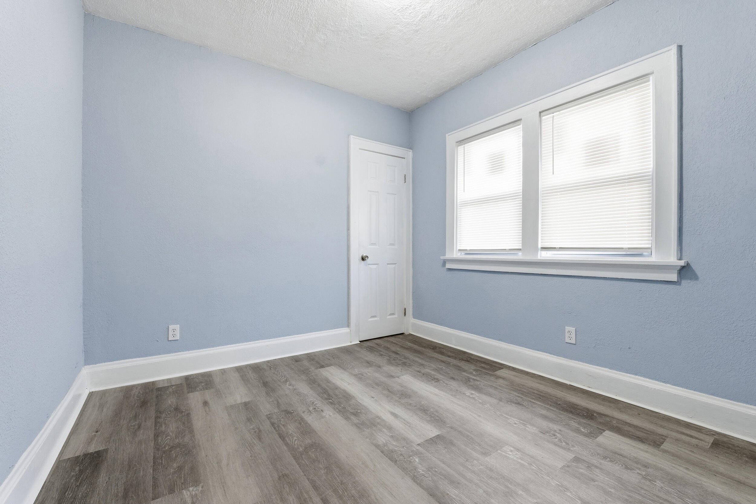 2875 North 50th Street, Unit 2877 Milwaukee, WI 53210 - Photo 12 of 33 Lower Unit