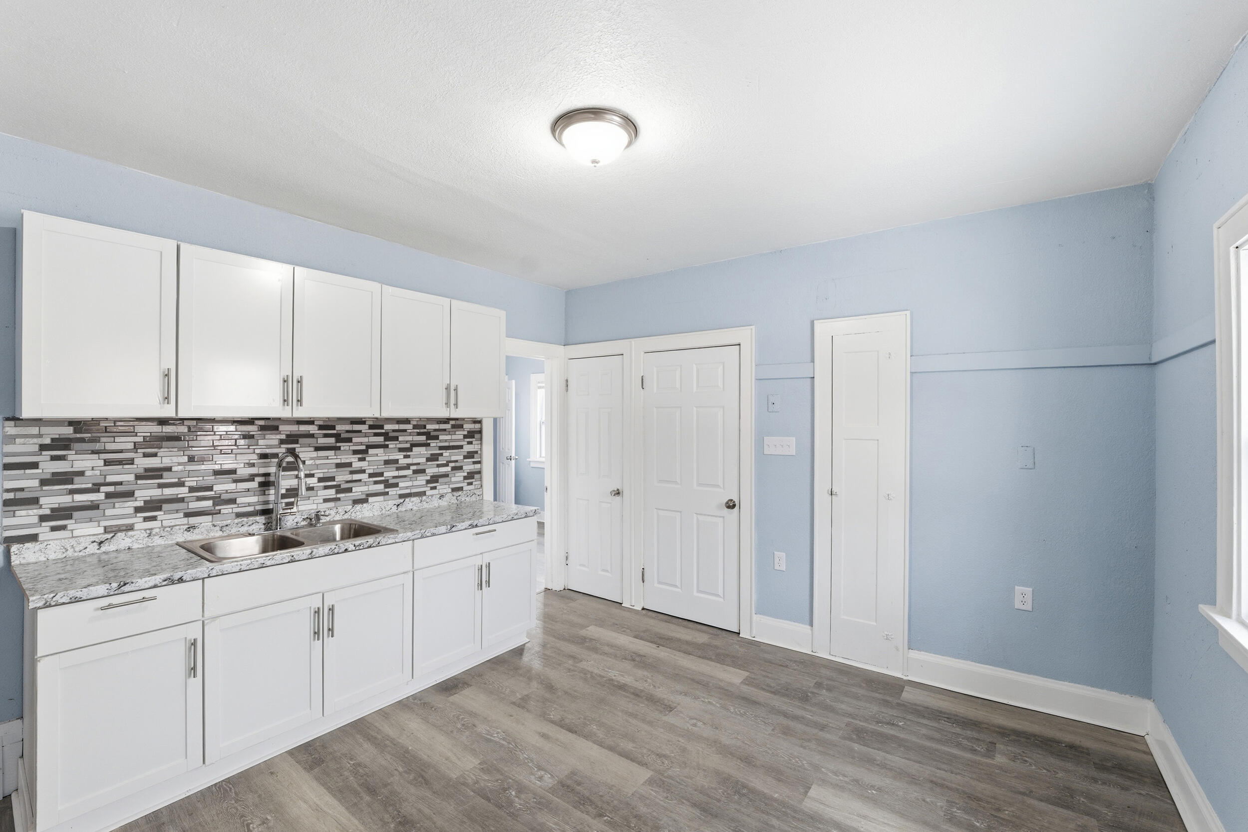 2875 North 50th Street, Unit 2877 Milwaukee, WI 53210 - Photo 14 of 33 Upper Unit