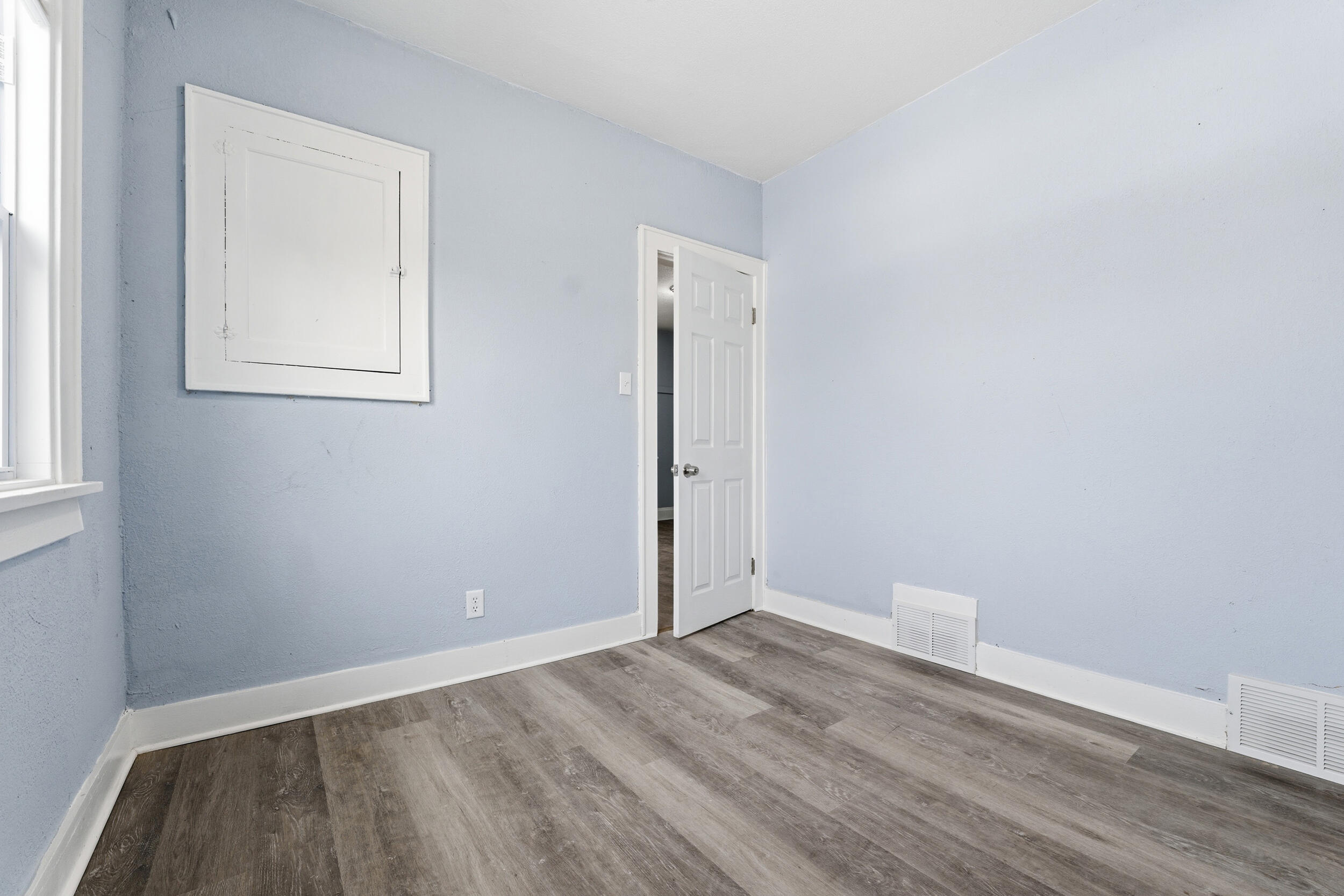 2875 North 50th Street, Unit 2877 Milwaukee, WI 53210 - Photo 17 of 33 Upper Unit