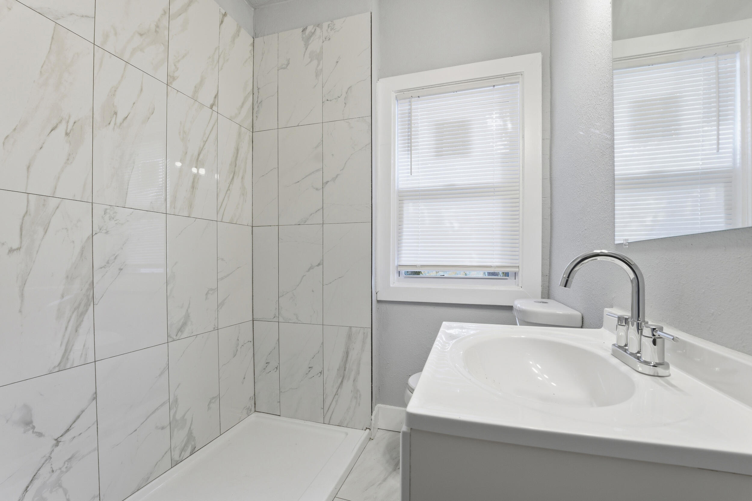 2875 North 50th Street, Unit 2877 Milwaukee, WI 53210 - Photo 20 of 33 Upper Unit