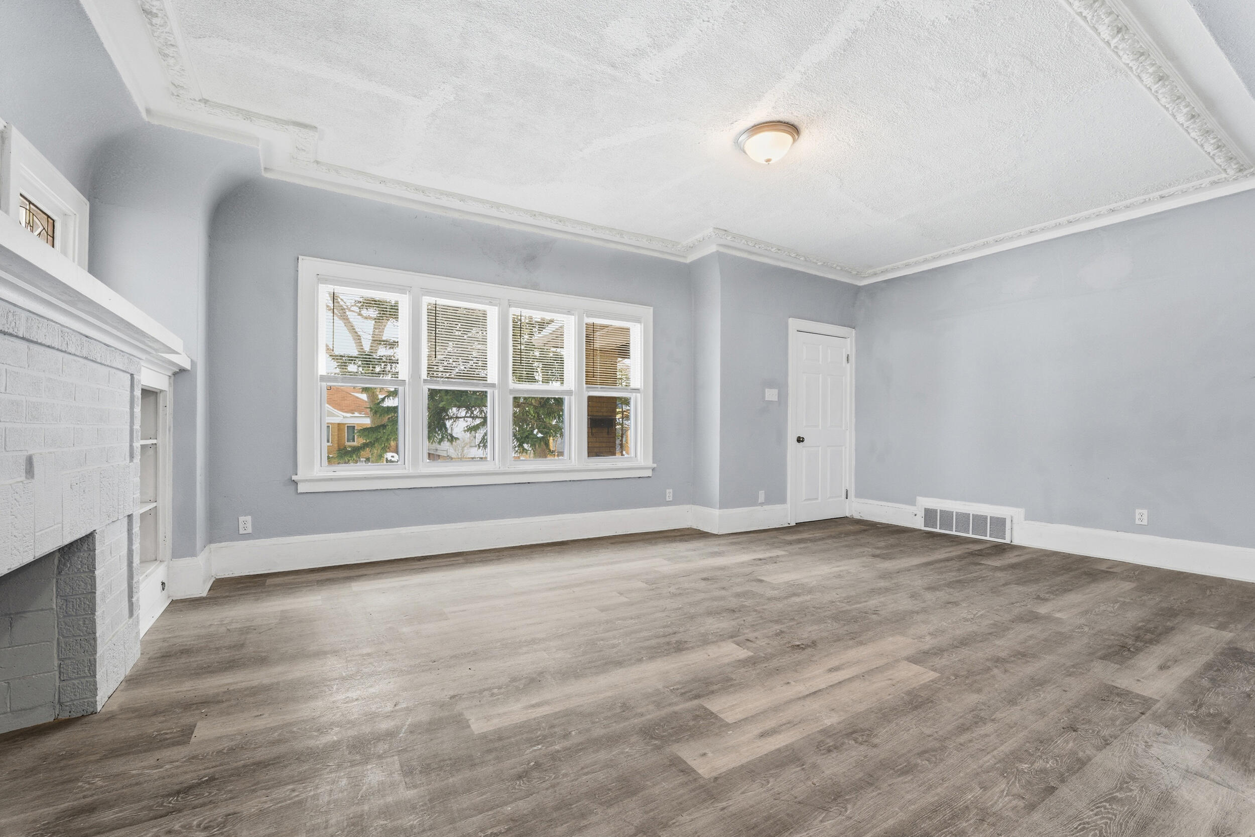 2875 North 50th Street, Unit 2877 Milwaukee, WI 53210 - Photo 2 of 33 Lower Unit