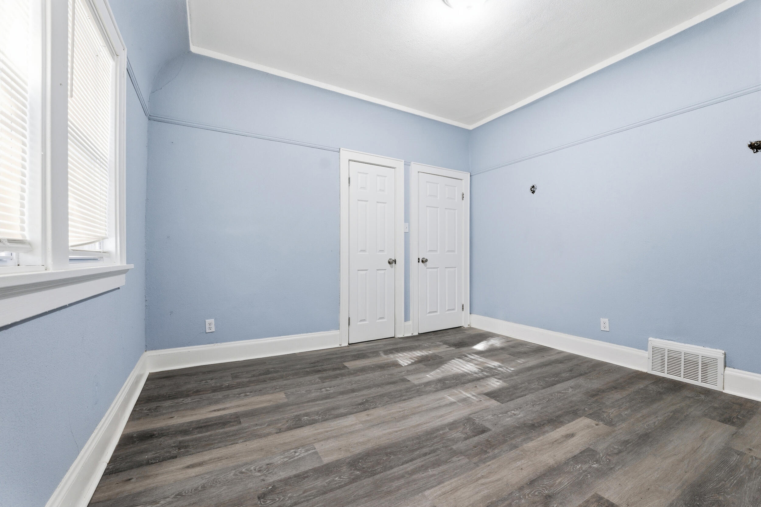 2875 North 50th Street, Unit 2877 Milwaukee, WI 53210 - Photo 22 of 33 Upper Unit