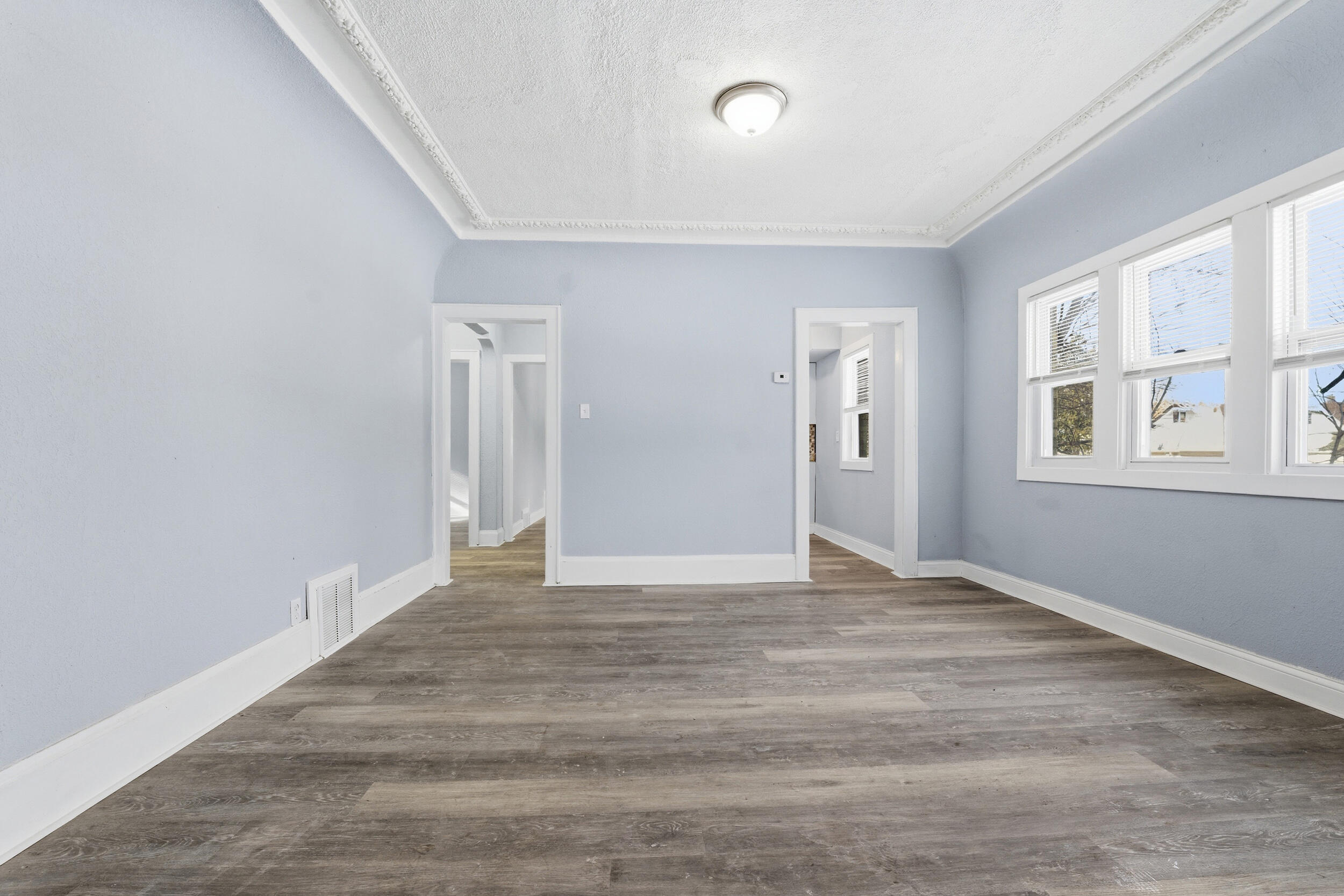 2875 North 50th Street, Unit 2877 Milwaukee, WI 53210 - Photo 4 of 33 Lower Unit