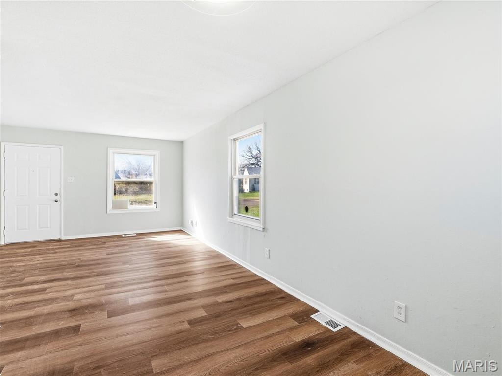 401 Cameron Road St. Louis, MO 63137 - Photo 5 of 14