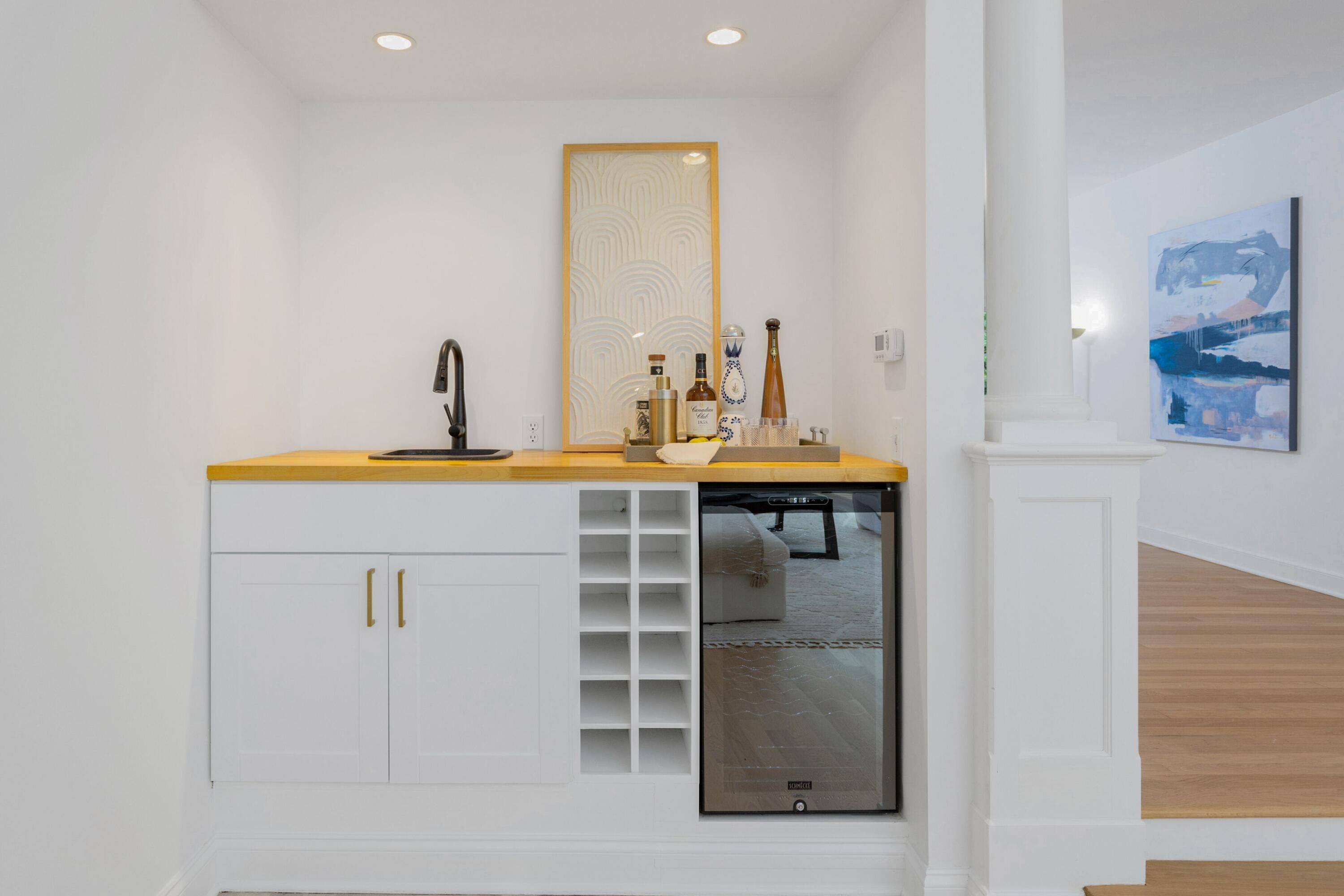 215 Leroy Avenue Darien, CT 06820 - Photo 19 of 34 a room with a sink and a mirror