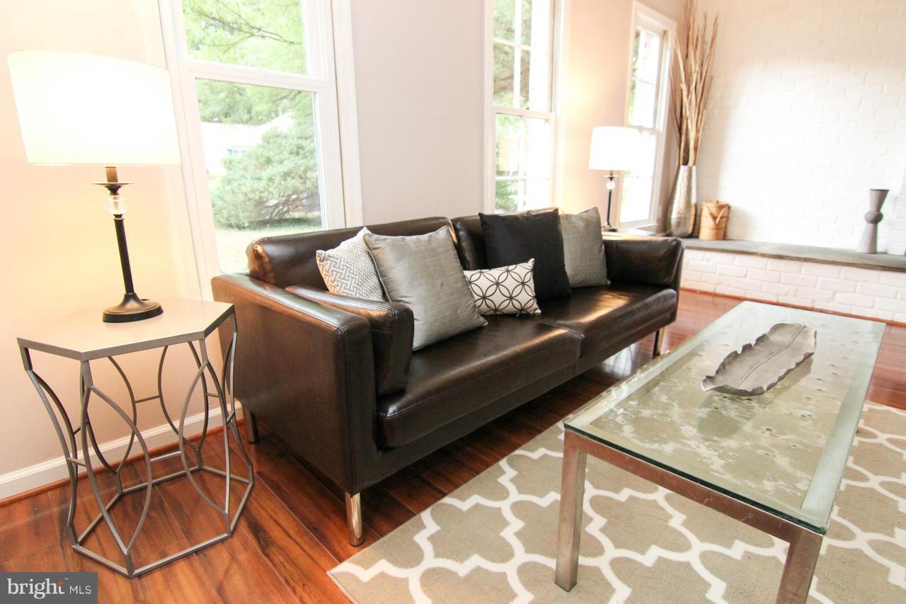 1536 Winding Waye Lane Silver Spring, MD 20902 - Photo 14 of 28 Family Room