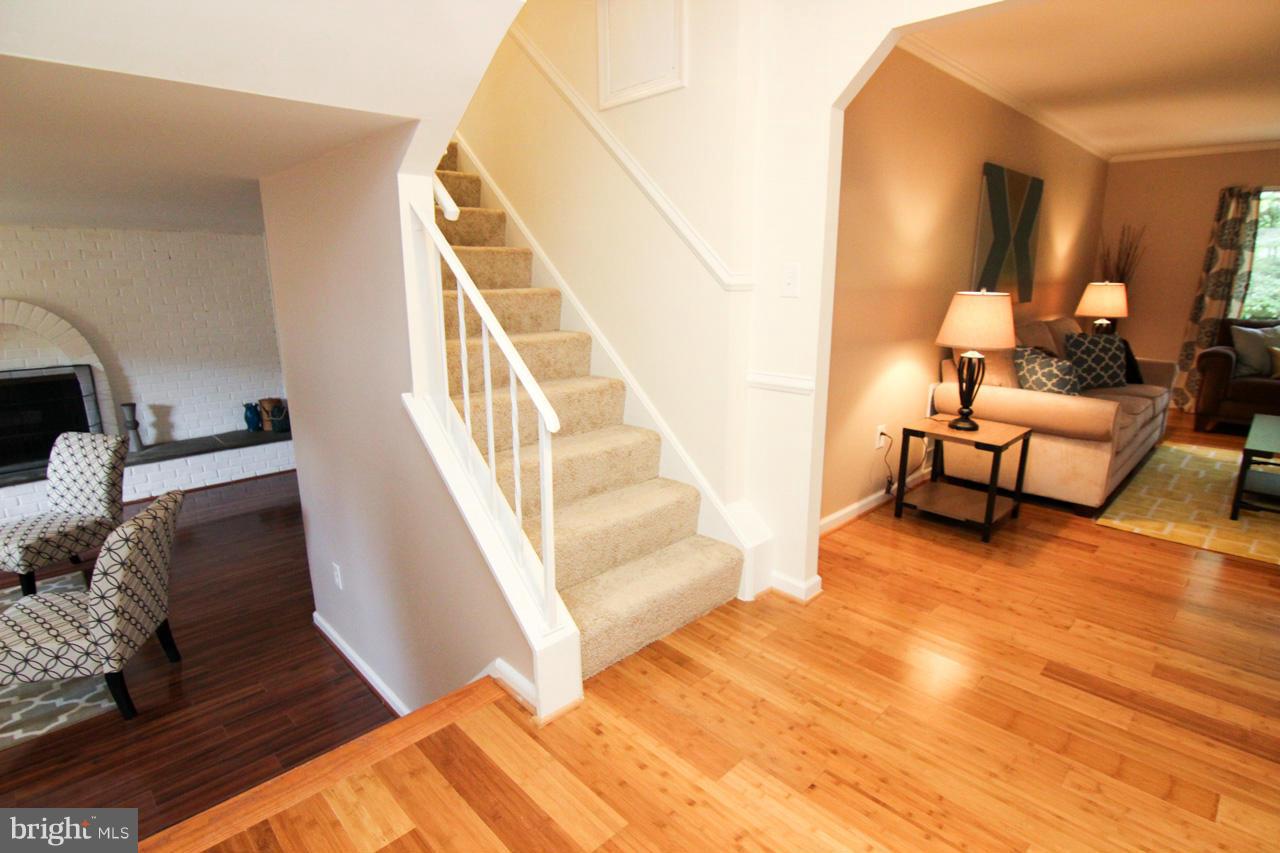 1536 Winding Waye Lane Silver Spring, MD 20902 - Photo 3 of 28 Interior (General)