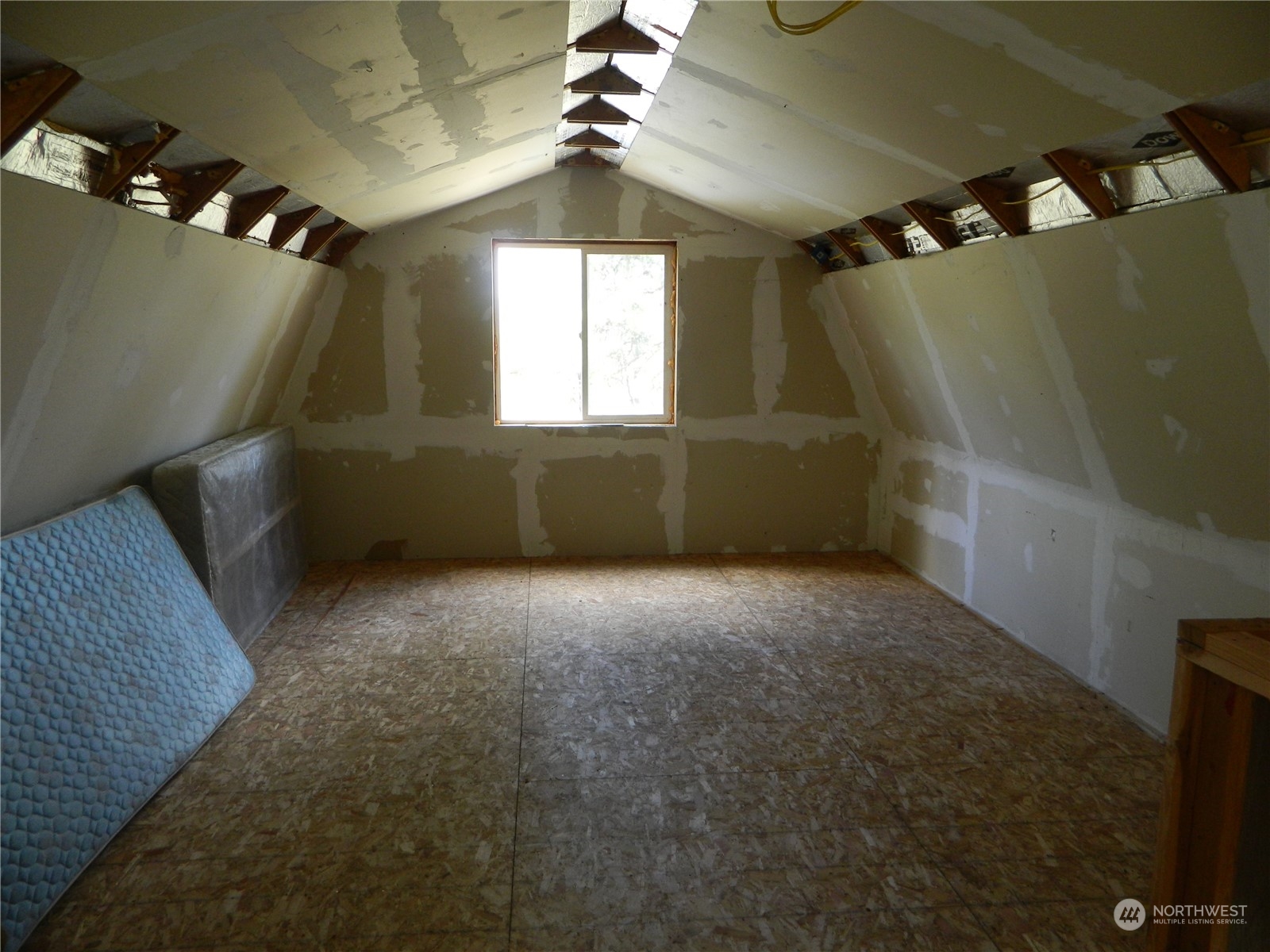 210 Main Road Tonasket, WA 98855 - Photo 15 of 39 view of an empty room with a window