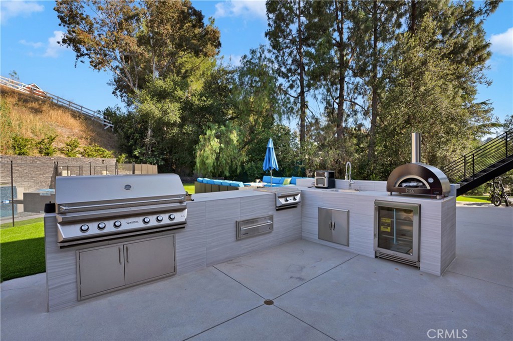 6006 Spring Valley Road Hidden Hills, CA 91302 - Photo 29 of 36