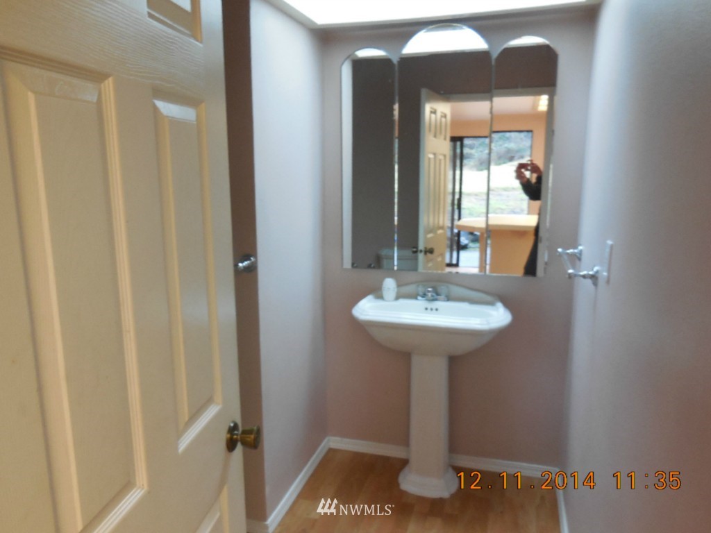 3045 Sapp Road Southwest Tumwater, WA 98512 - Photo 9 of 24 Gallery Image 9