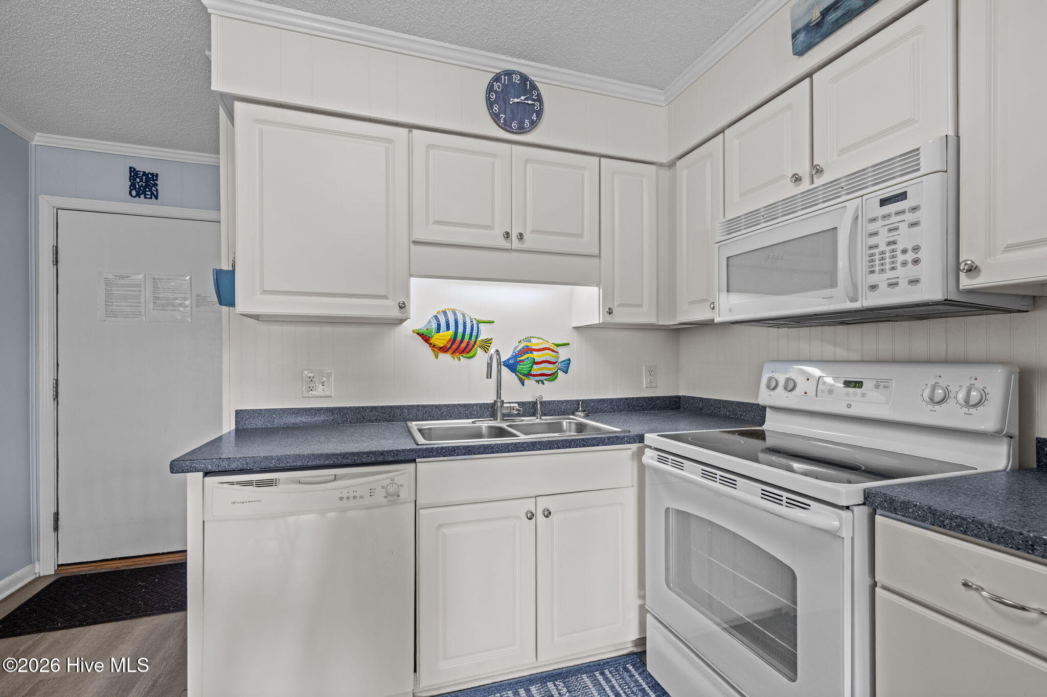 Bright Coastal Kitchen
