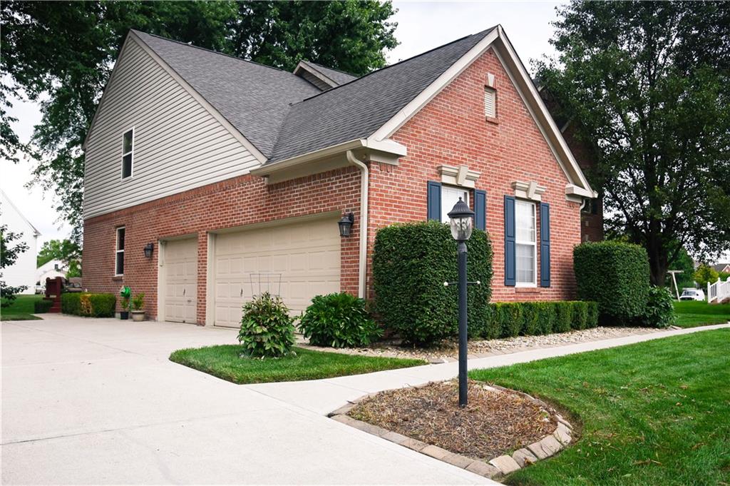 6374 Timberbluff Circle Avon, IN 46123 - Photo 2 of 57
