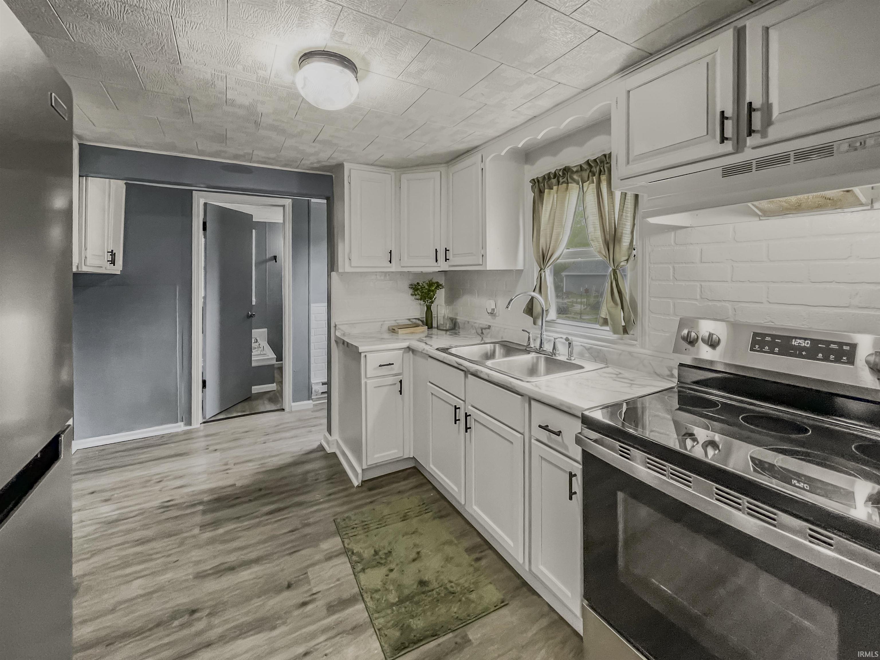 5810 Rothman Road Fort Wayne, IN 46835 - Photo 2 of 33