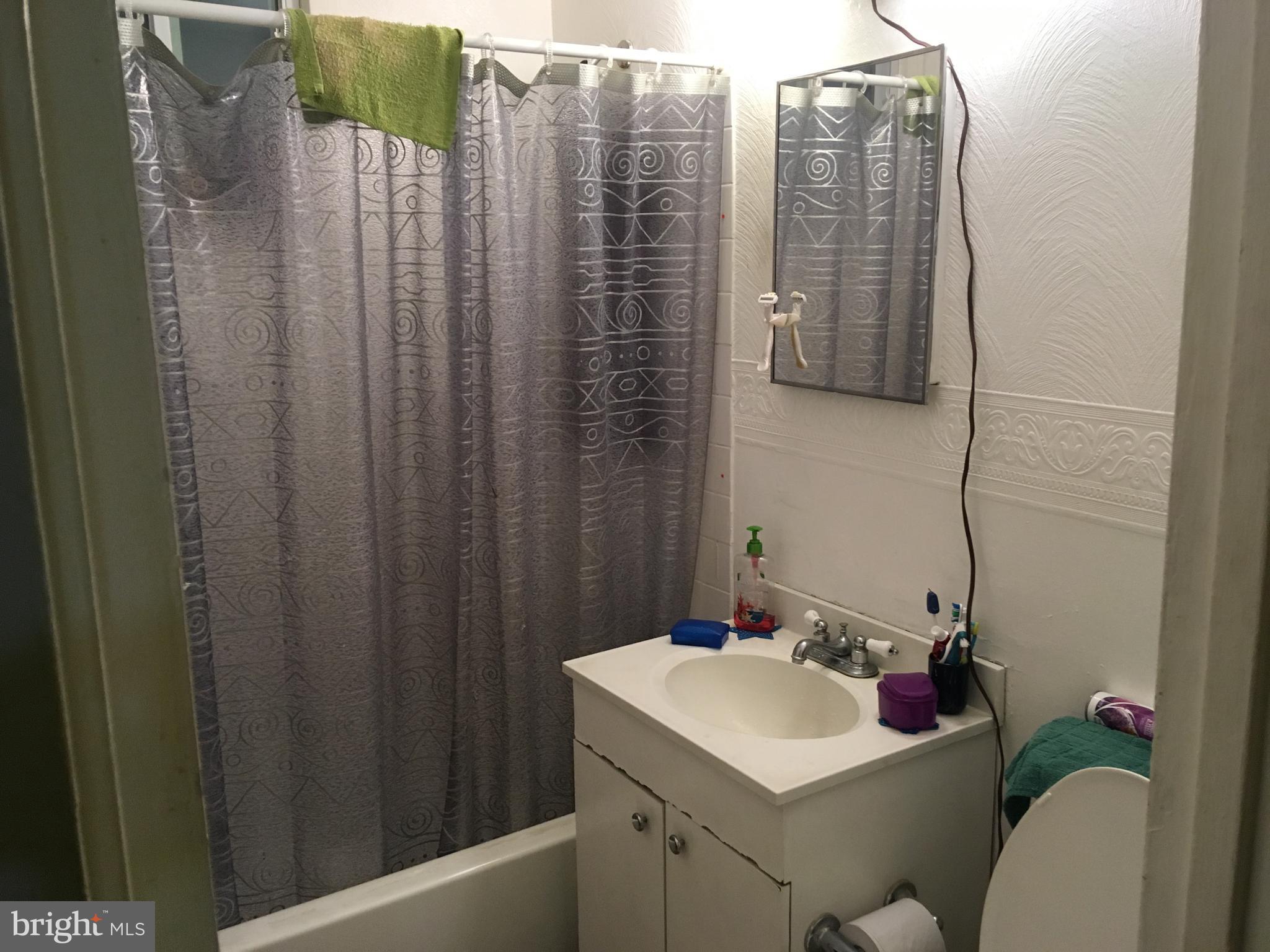 7804 Greenleaf Road Landover, MD 20785 - Photo 4 of 9 Bath
