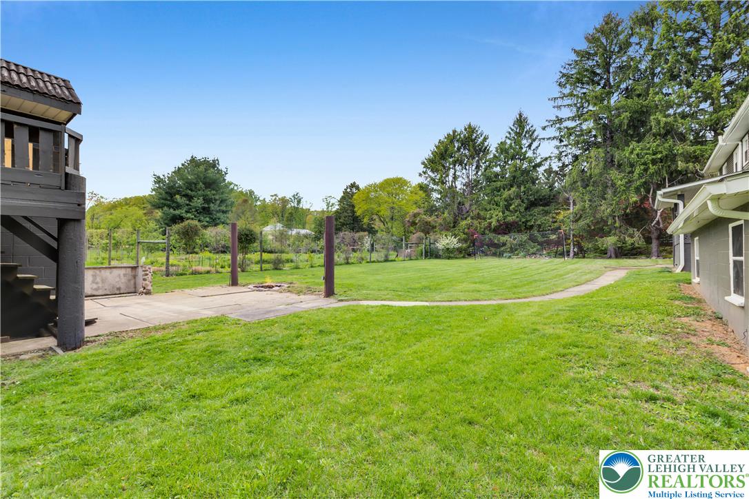 2242 Church Road Bethlehem, PA 18015 - Photo 56 of 74 a view of a basketball court