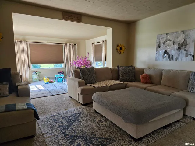 $275,000 | 840 Blackjack Road, Blandinsville, IL 61420