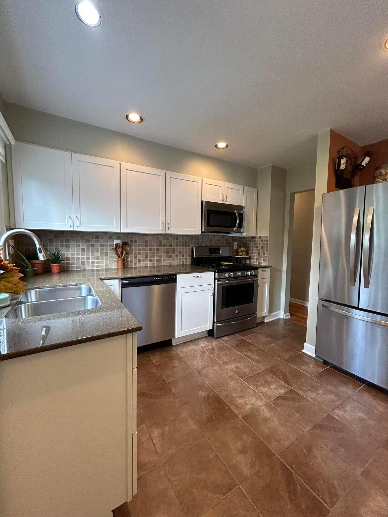 2507 Shrewsbury Road Upper Arlington, OH 43221 - Photo 7 of 15 IMG_9319