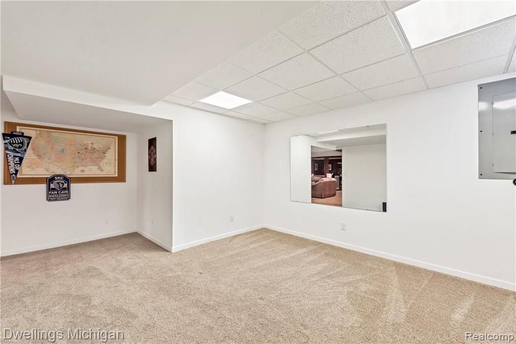1037 South Adams Road Rochester Hills, MI 48309 - Photo 47 of 67