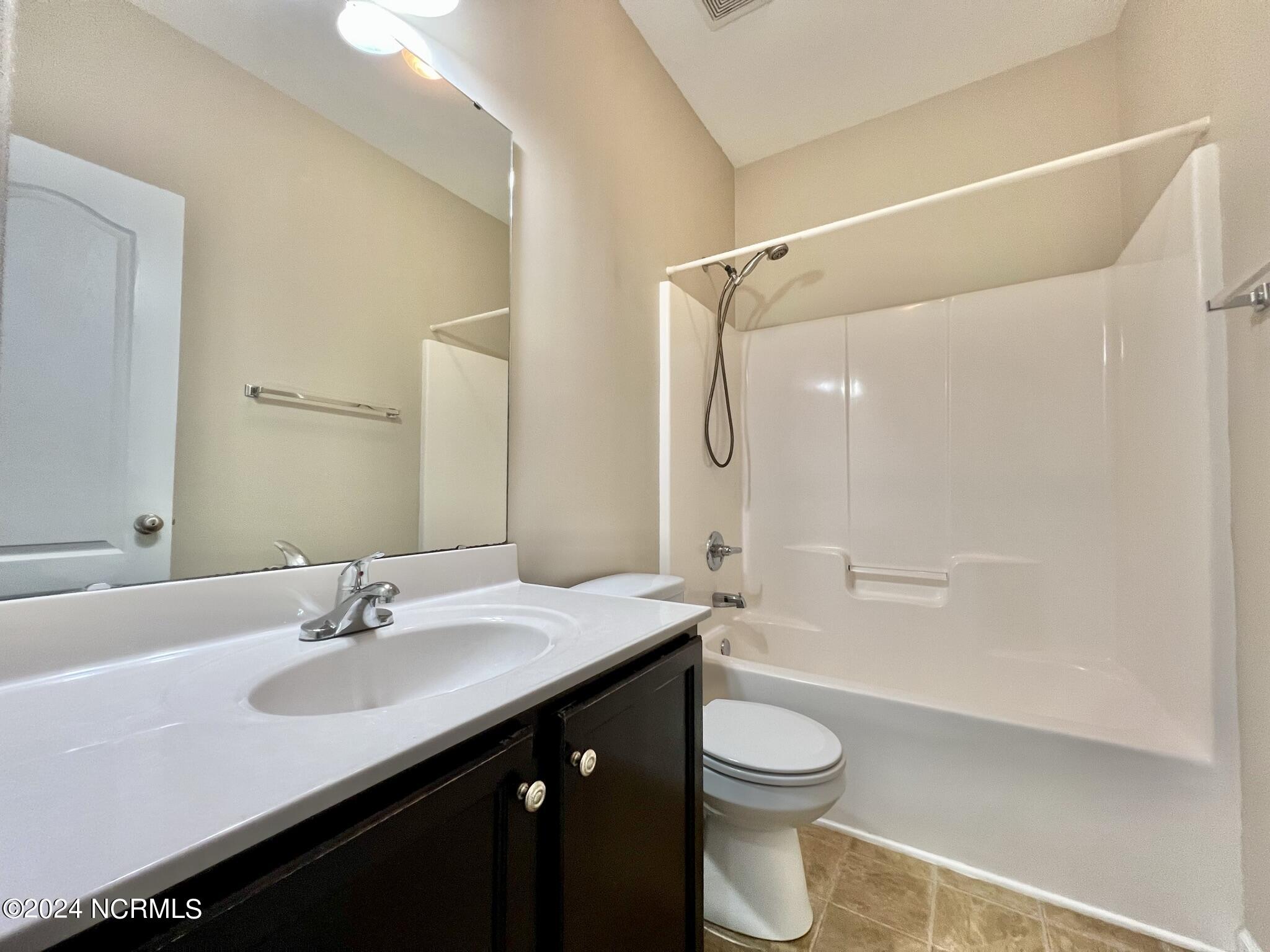 712 Sun Road Aberdeen, NC 28315 - Photo 16 of 39 712 Sun Main Floor Bath