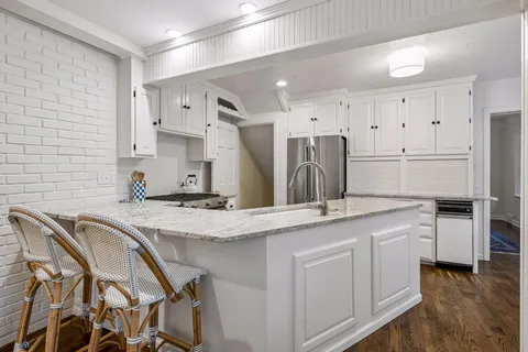 $1,100,000 | 5316 Kellogg Avenue, Edina, MN 55424