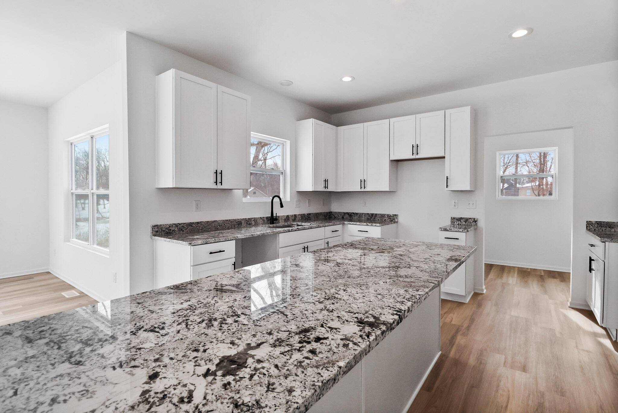 10473 California Street Crown Point, IN 46307 - Photo 13 of 24 2048x1368