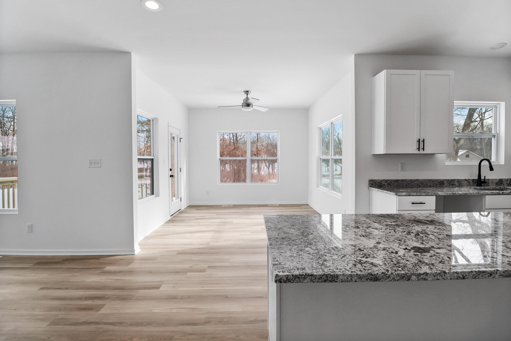 10473 California Street Crown Point, IN 46307 - Photo 7 of 24 2048x1367