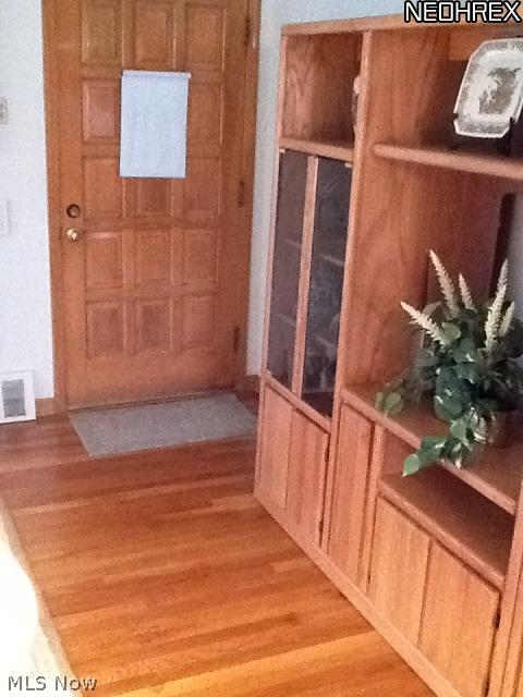 5412 Ackley Road Parma, OH 44129 - Photo 5 of 18