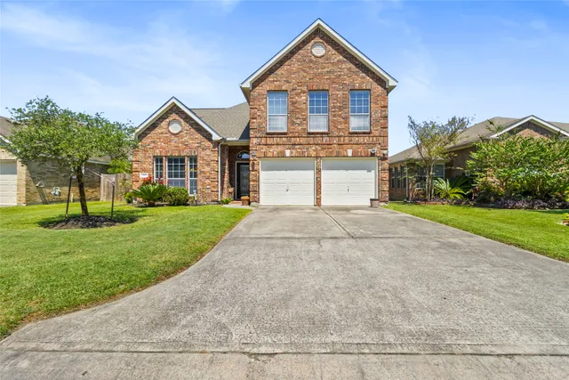 $360,000 | 427 Pinewood Ridge Drive, Spring, TX 77386